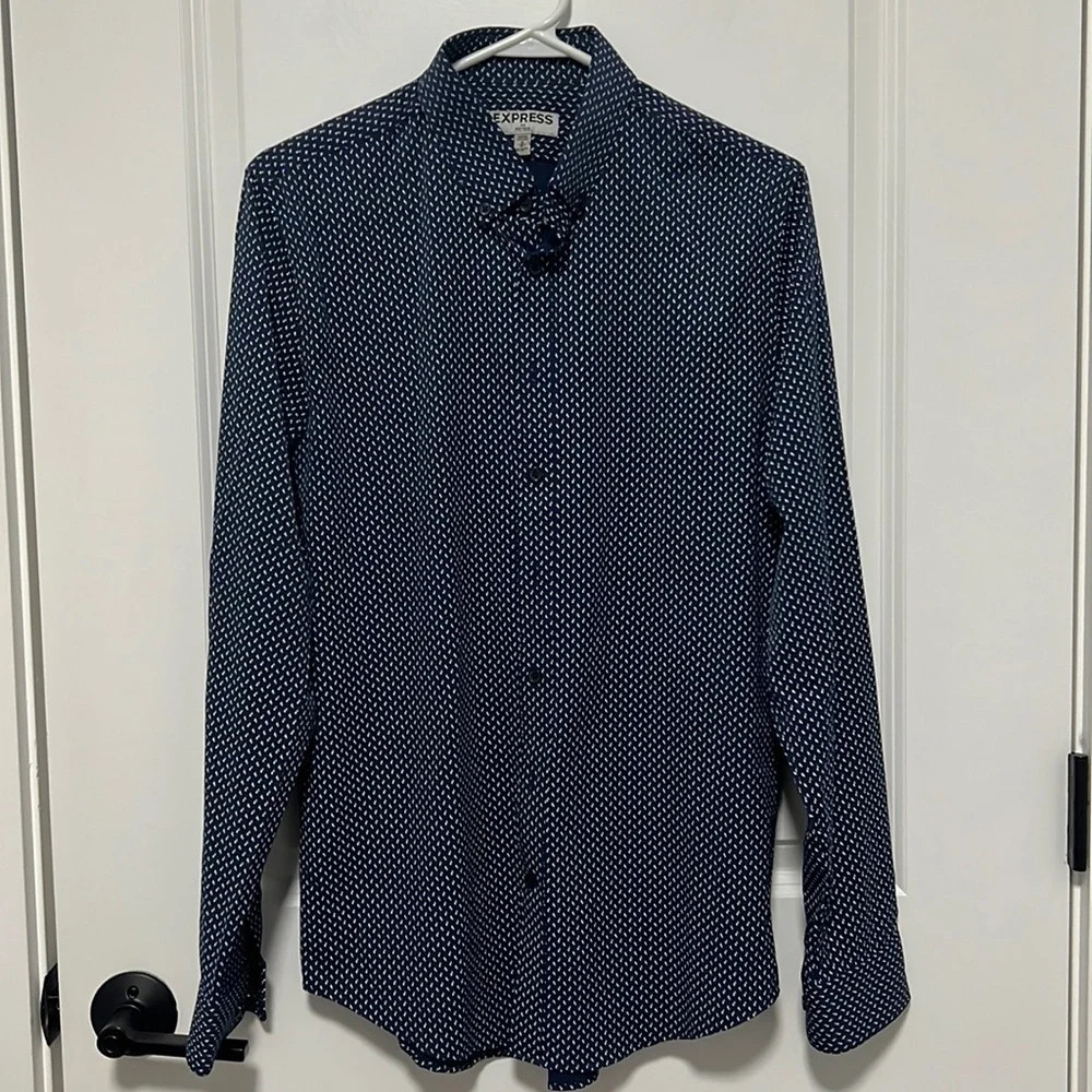 Express Fitted Men’s Blue Long Sleeve Dress Shirt size Small 14-14.5
